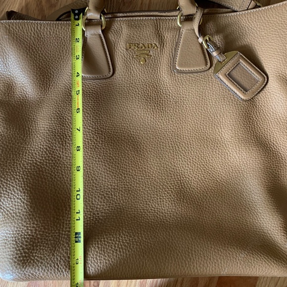 Prada purse - Picture 2 of 6